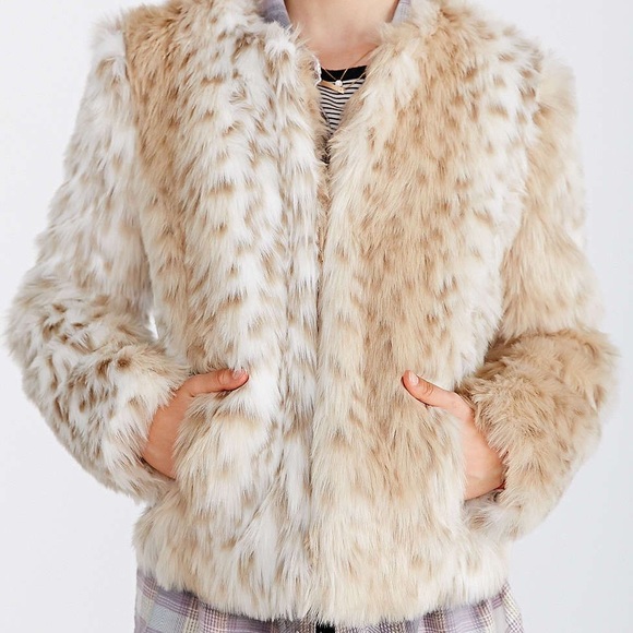 Urban Outfitters Jackets & Blazers - Urban outfitters plush faux fur jacket NEW